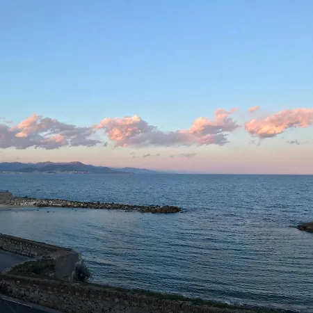 Apartment Amazing Renovated Flat Sea Front Old Town Antibes